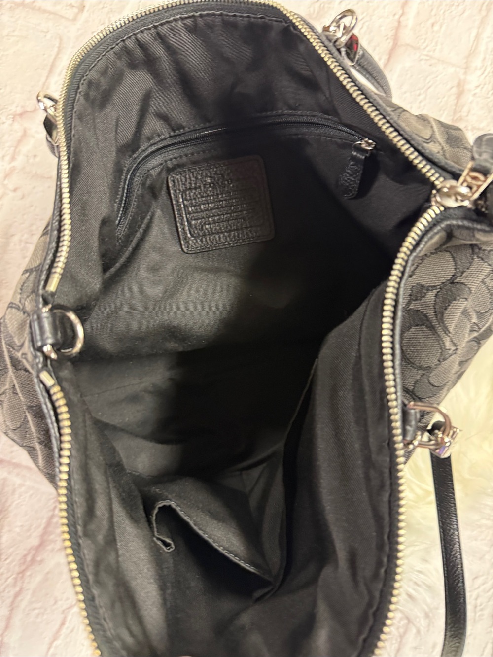 Coach Black/Gray Signature Jacquard Shoulder Bag - Picture 9 of 12